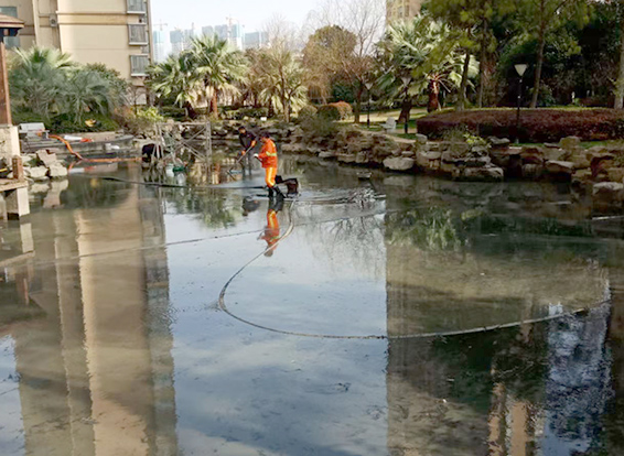 西沙景观池淤泥清理